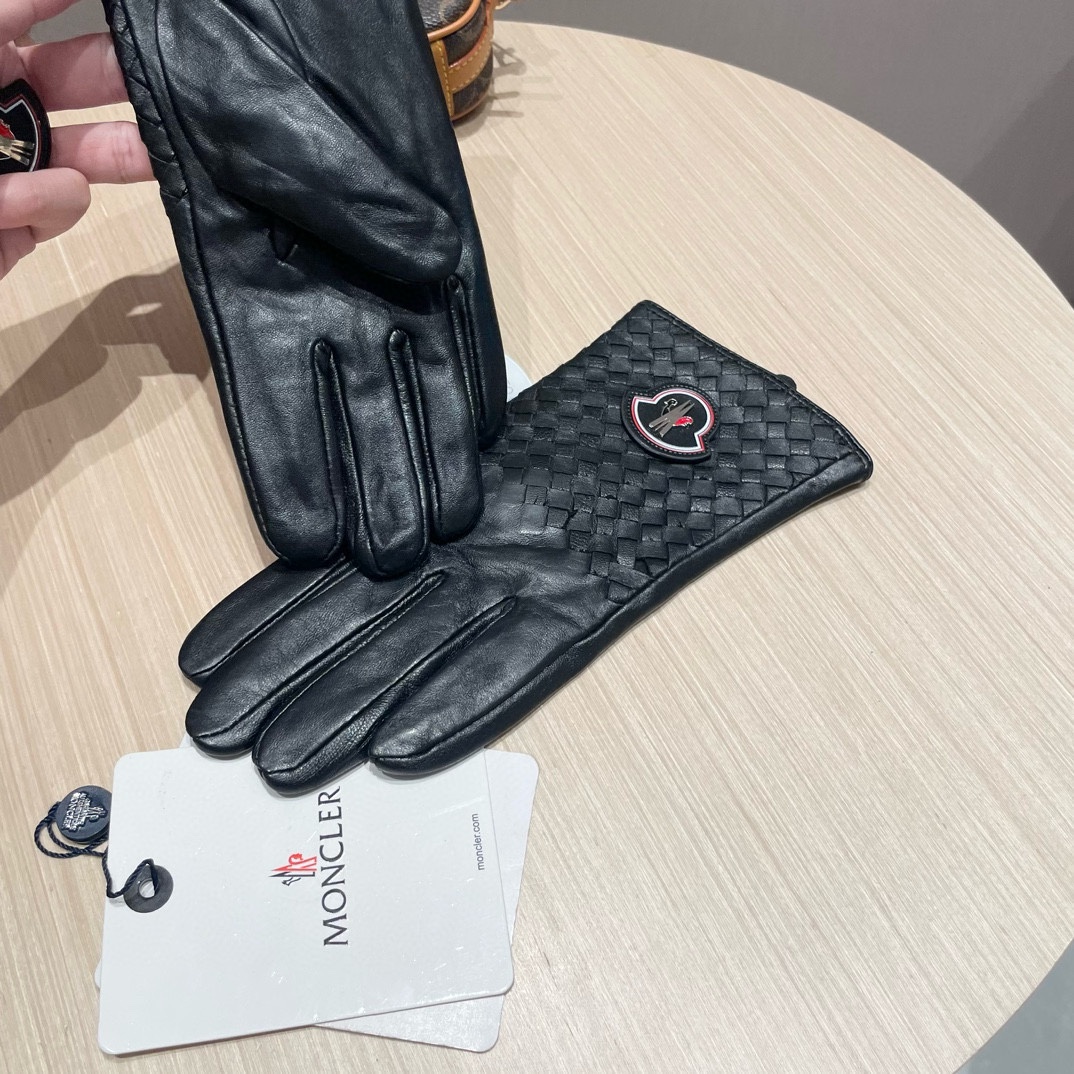 Moncler Launches 2024 Love Gloves Collection with High-Quality Lamb-Skin, Sizes M-L. - 图片 9