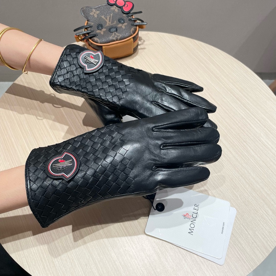 Moncler Launches 2024 Love Gloves Collection with High-Quality Lamb-Skin, Sizes M-L. - 图片 4