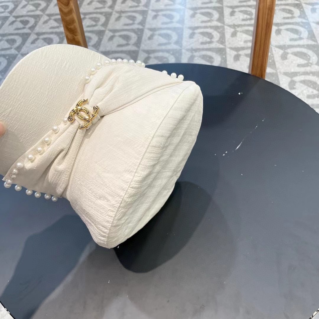 Chanel香奈儿重工珍珠蝴蝶结可爱时尚平顶帽子女春夏防晒遮阳帽休闲显瘦时装帽