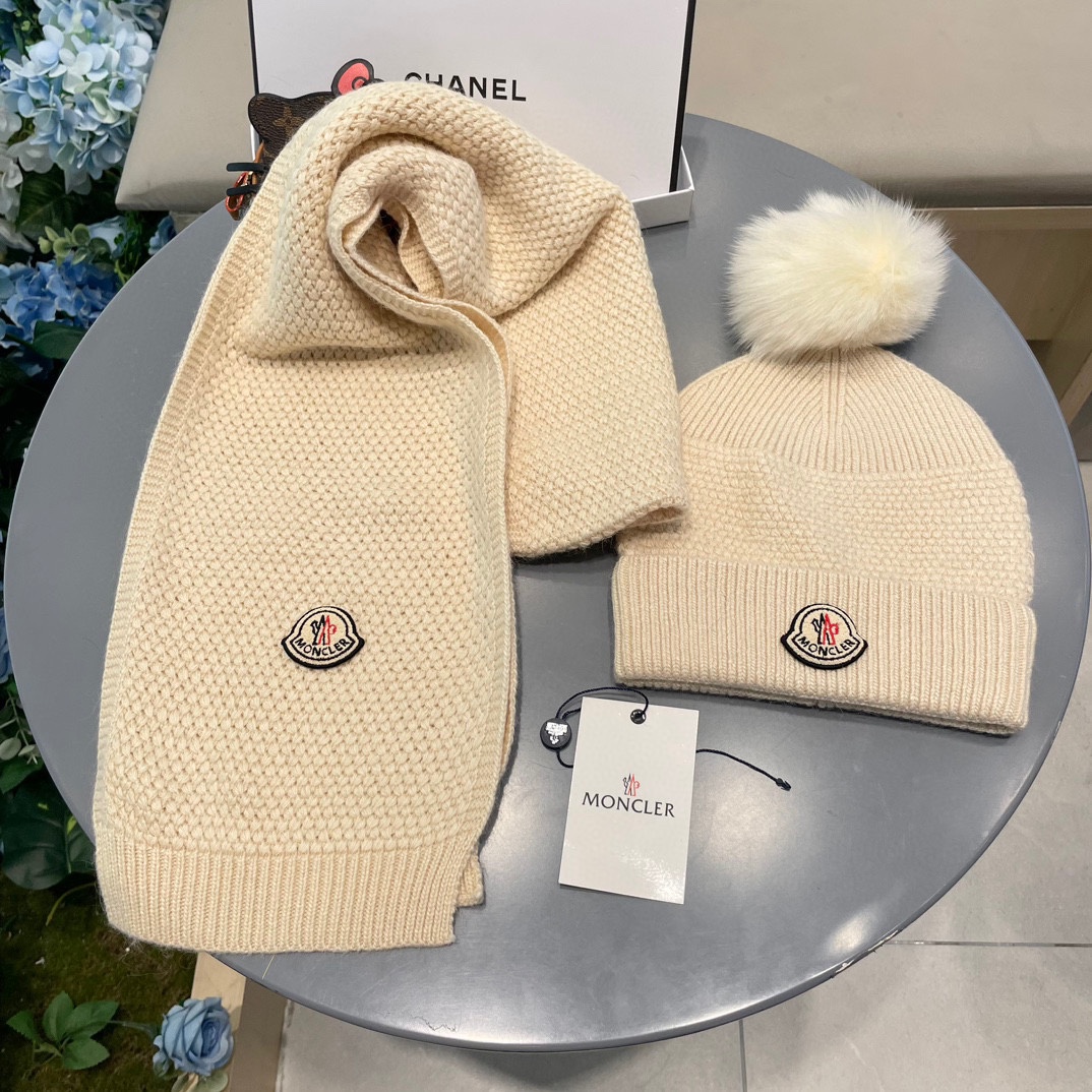 P200 蒙口。 【羊毛套装帽子】经典套装帽子！帽子➕围巾！70%羊毛➕30%兔毛。暖暖哒超级舒服～冬日小姐姐减龄神器哦～这个冬天你就差这么一套套装帽子啦～又保暖又时尚！男女通用款!可以做情侣款！防伪标签吊卡齐全！多多款式，欢迎选择!