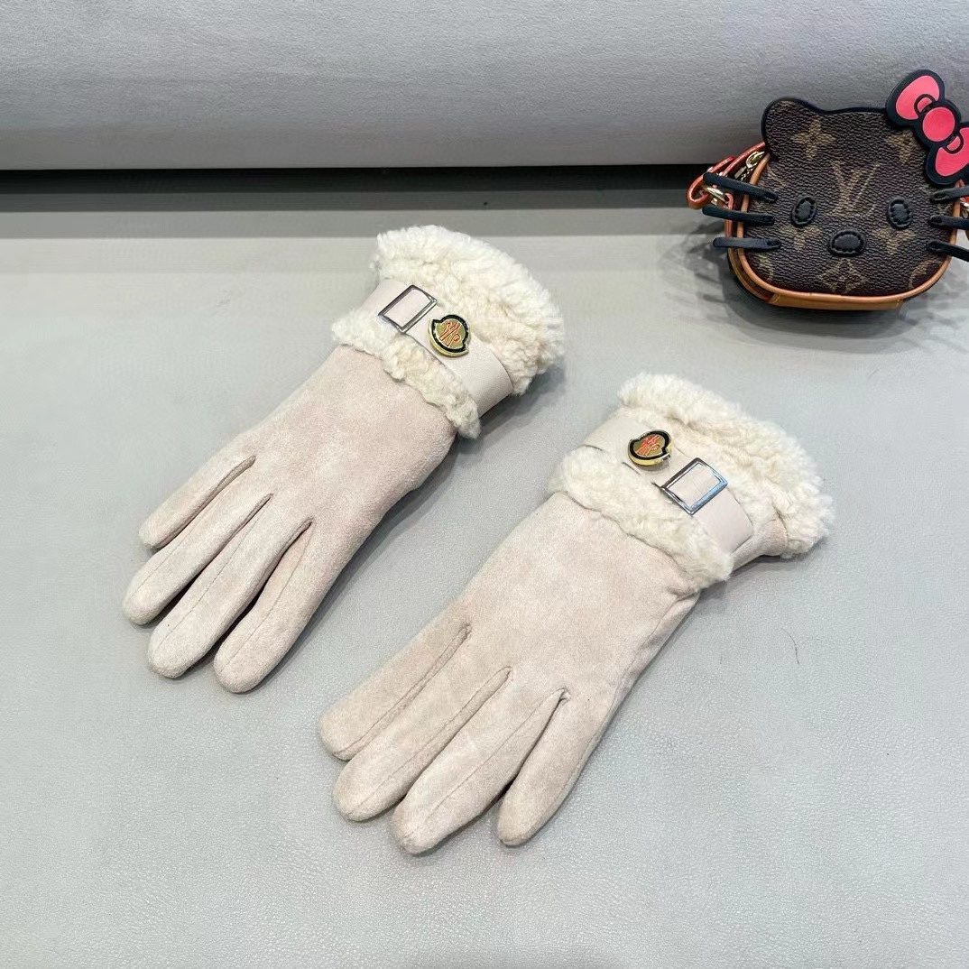 Moncler’s Winter Velvet Gloves: Thicker Velvet and Warmer Protection for Women - 图片 9
