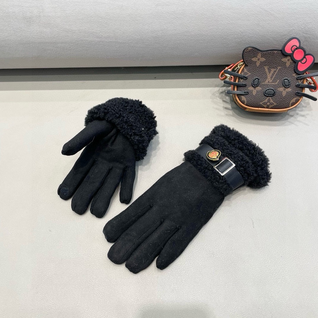 Luxurious Winter Gloves for Women: Moncler’s Thick Velvet and Warm Pelts - 图片 6