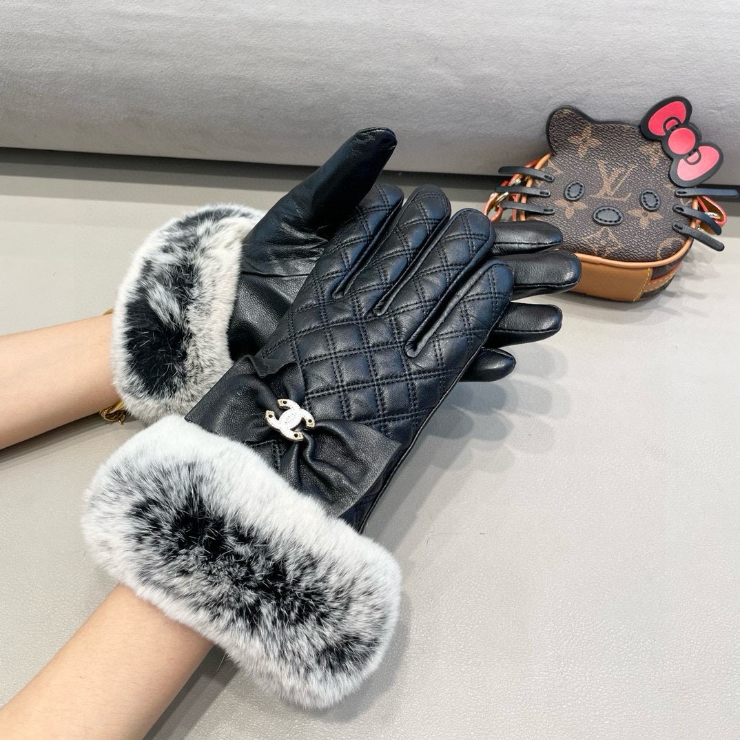 Chanel香奈儿 2025秋冬懒兔毛羊皮手套👍手机触屏，值得对比。。同款不同品质，秒杀市场差产品，进口