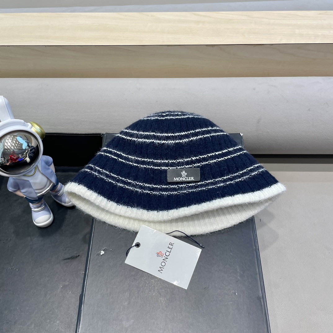 NO:217905,Moncler contrast striped puppy decoration warm fisherman hat women new autumn and winter Korean version face small dome bucket hat hat fisherman hat baseball hat knit hat, hat, christian louboutin, espadrilles, hats19860909moncler撞色条纹小狗装饰保暖渔夫帽女新款秋冬韩版显脸小圆顶水桶帽帽子渔夫帽棒球帽针织帽,帽子,christian louboutin,espadrilles,hats,hat