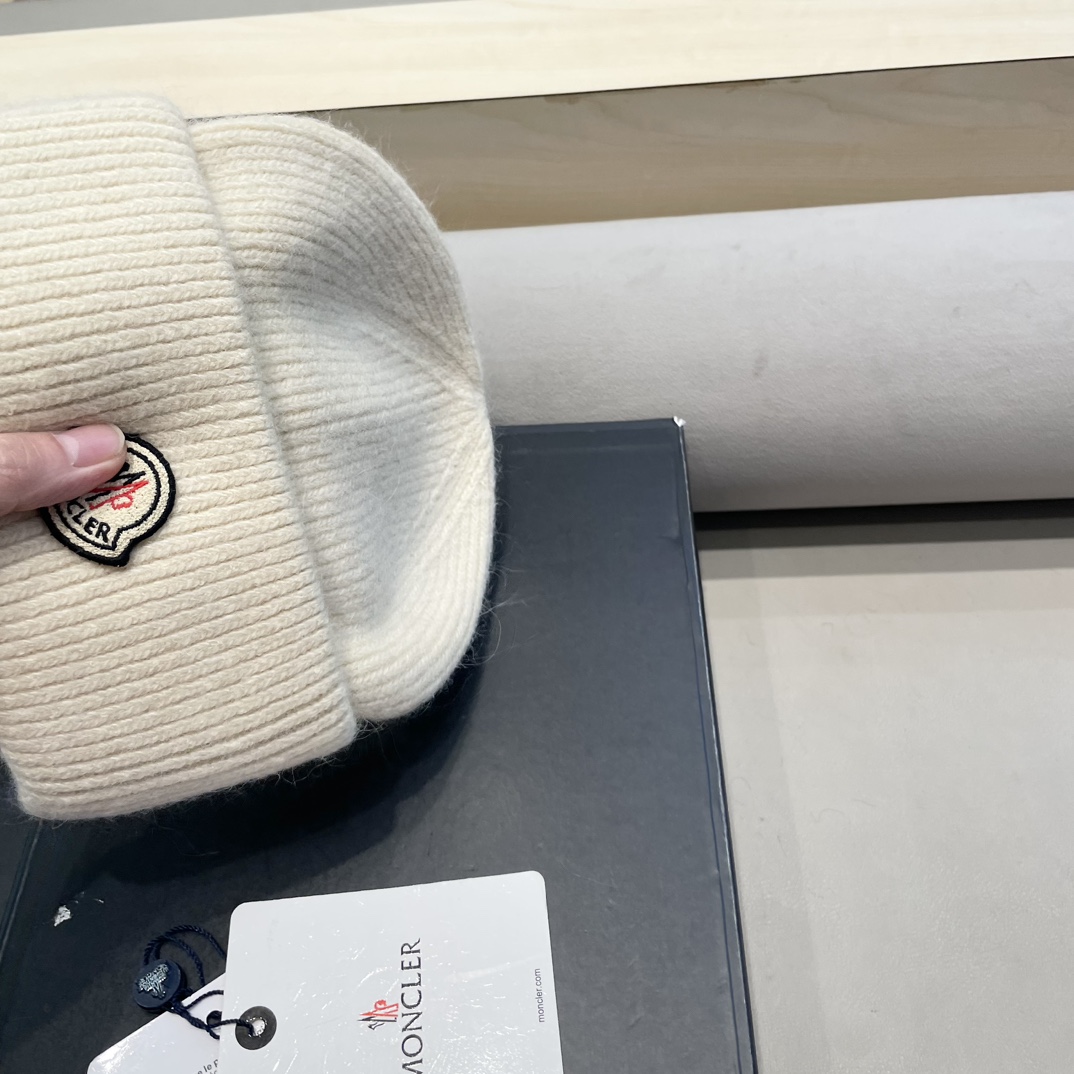 moncler【官网正品】蒙口米色针织帽男女秋冬季毛线帽百搭显脸小保暖冷帽