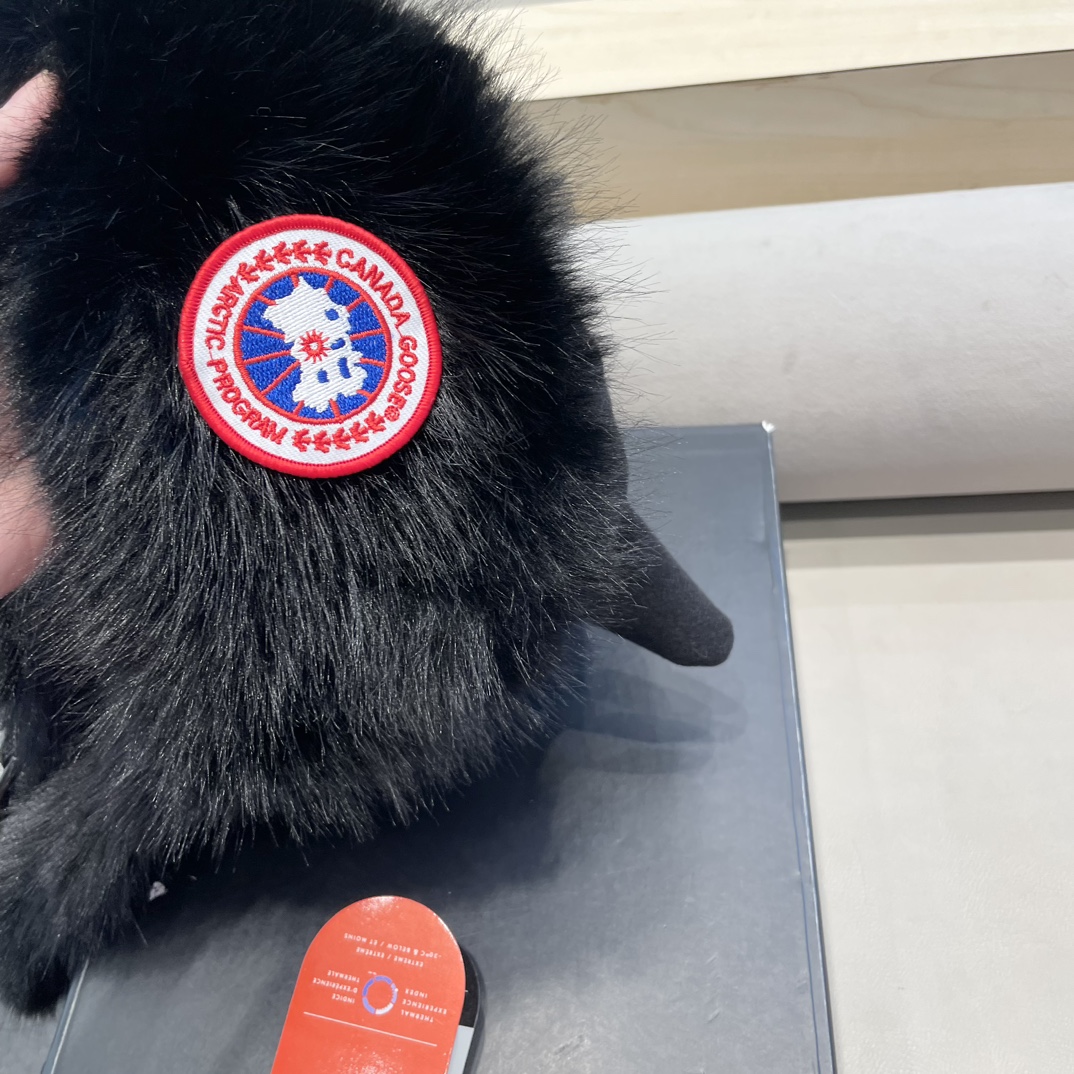 Canadian Geese Buying Snowcap on North-East Coast with Velvet Online - 图片 3