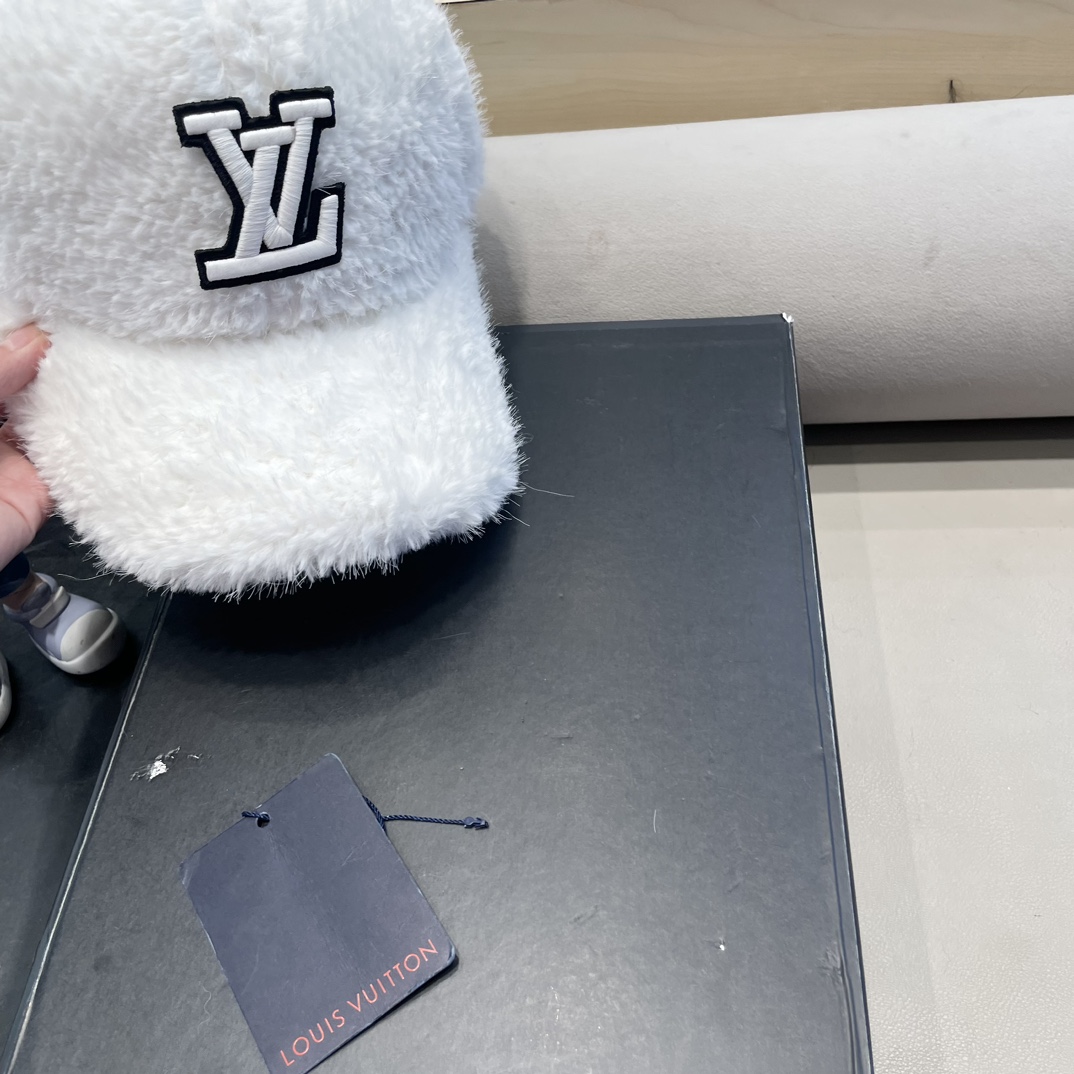 LV路易威登兔毛棒球帽女秋冬韩国网红百搭保暖毛绒鸭舌帽子潮