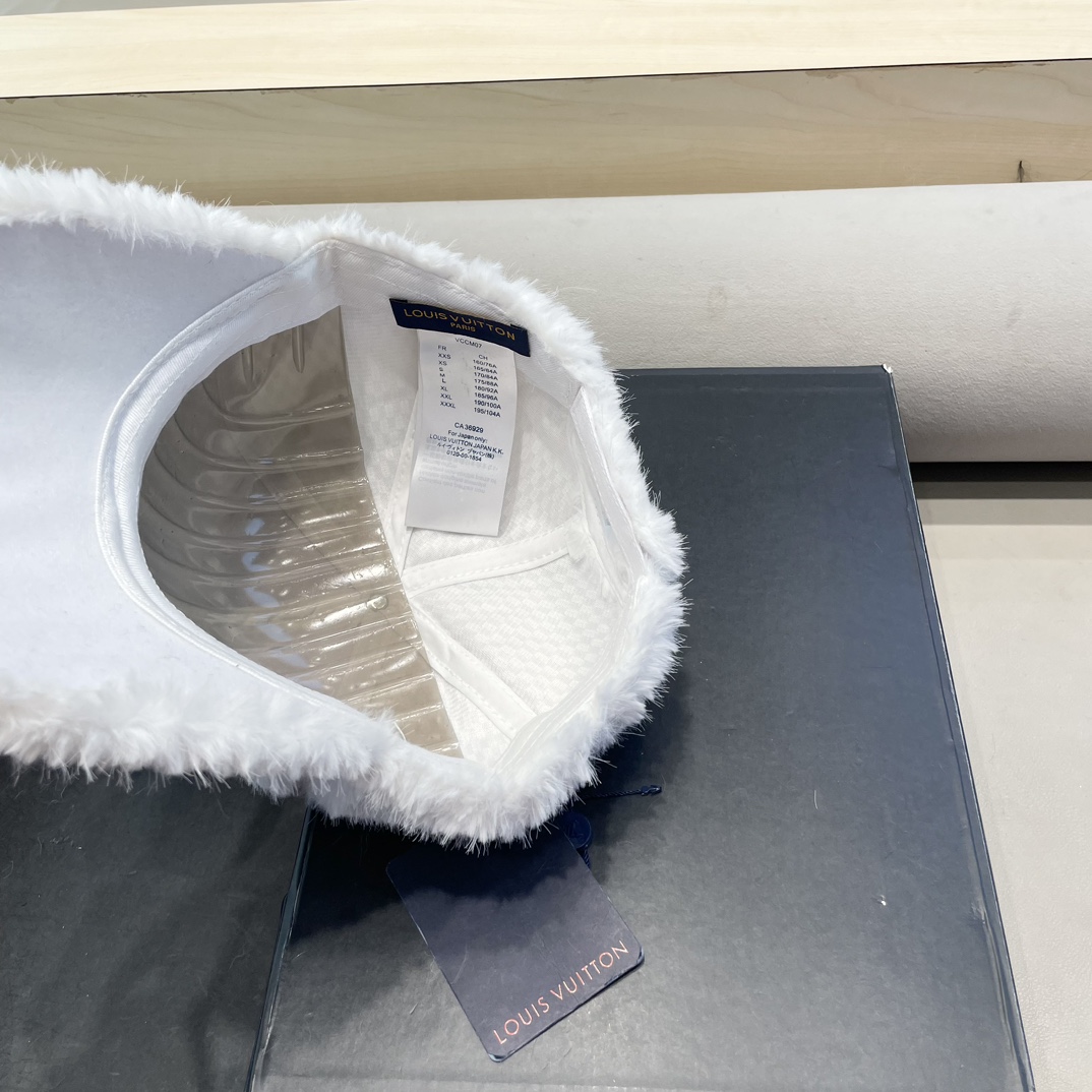 LV路易威登兔毛棒球帽女秋冬韩国网红百搭保暖毛绒鸭舌帽子潮