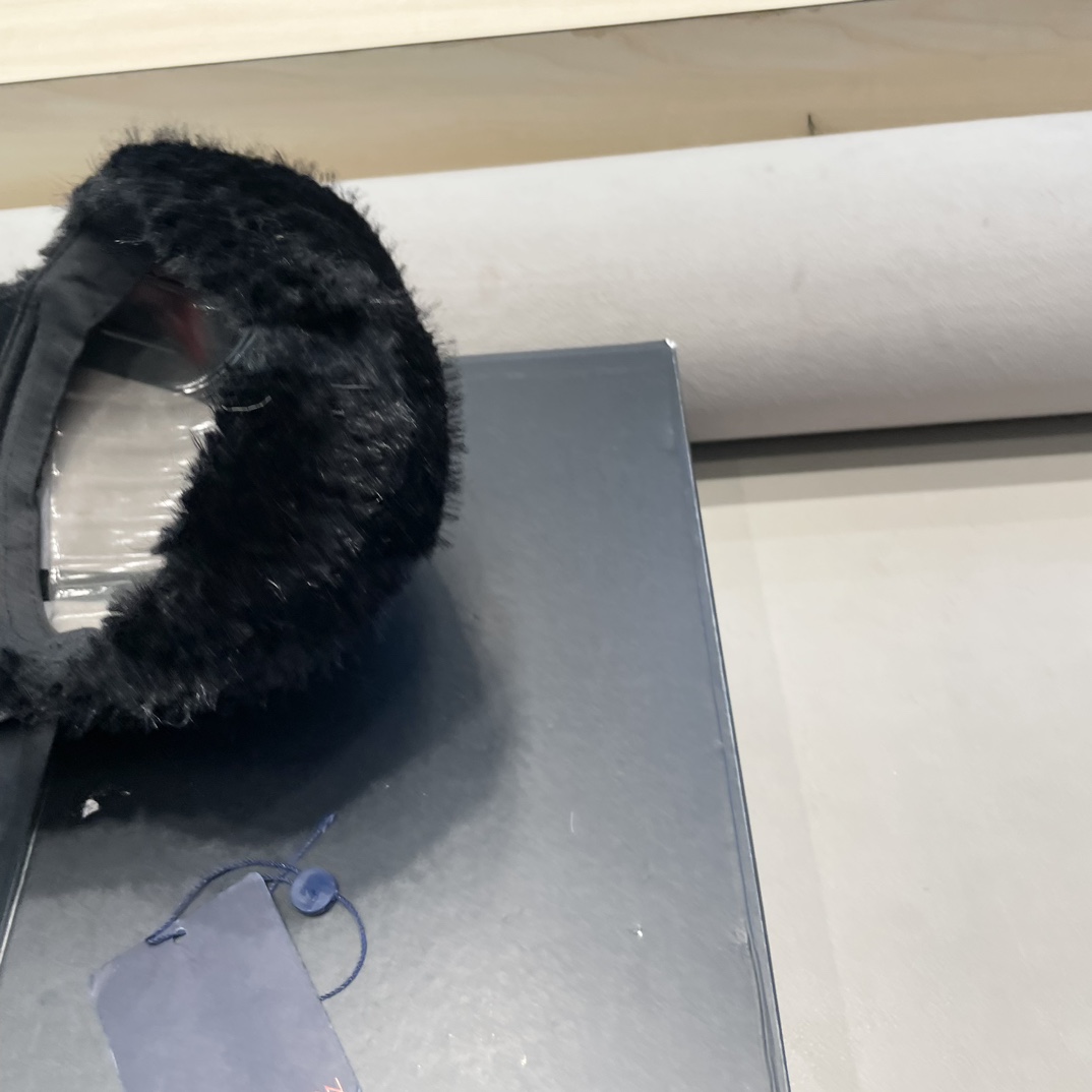 LV路易威登兔毛棒球帽女秋冬韩国网红百搭保暖毛绒鸭舌帽子潮