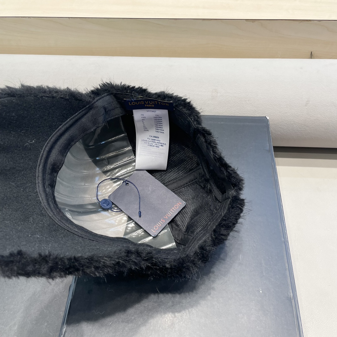 LV路易威登兔毛棒球帽女秋冬韩国网红百搭保暖毛绒鸭舌帽子潮