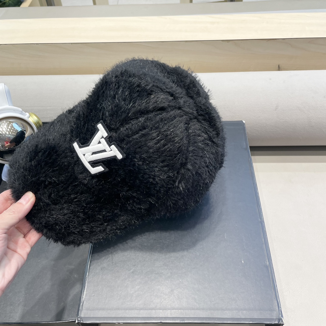 LV路易威登兔毛棒球帽女秋冬韩国网红百搭保暖毛绒鸭舌帽子潮
