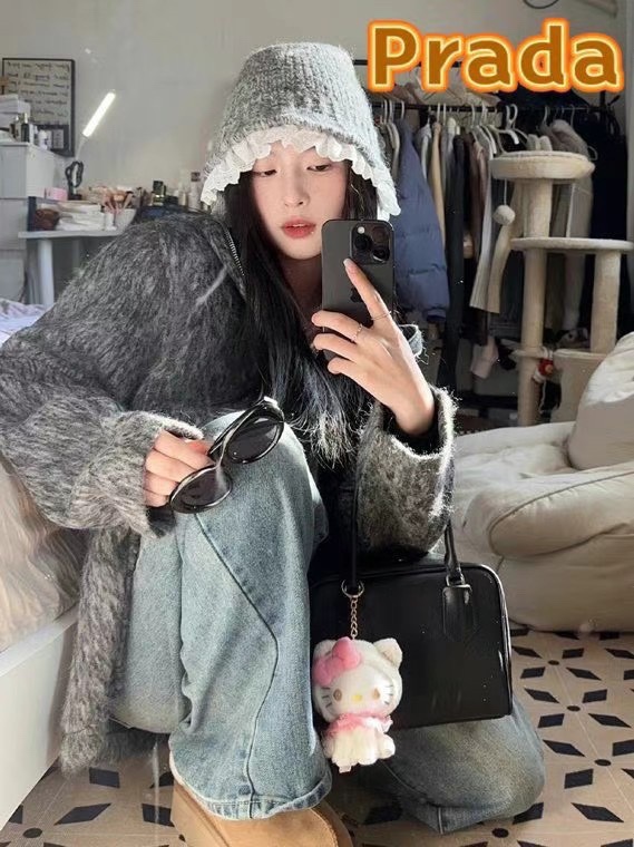 NO:217900,Prada Japanese sweet lace knitted fisherman hat for women in autumn and winter warm Korean blogger same style wool hat showing face small hat fisherman hat baseball hat knitted hat, hat, prada, prada, espadrilles, hats19860909Prada普拉达日系甜美蕾丝花边针织渔夫帽女秋冬保暖韩系博主同款毛线帽显脸小帽子渔夫帽棒球帽针织帽,帽子,prada,prada,espadrilles,hats,hat