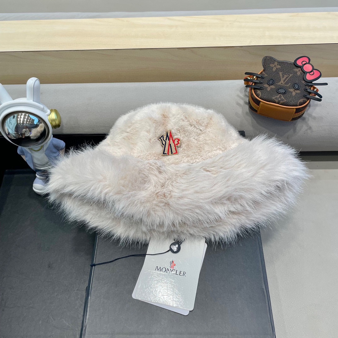 NO:217926,Moncler new flat top plush hat for women in autumn and winter plus velvet thickened warm face showing small versatile wool fisherman hat trendy hat fisherman hat baseball hat knit hat, hat, christian louboutin, espadrilles, hats19860909moncler新款平顶毛绒帽子女秋冬加绒加厚保暖显脸小百搭毛毛渔夫帽潮帽子渔夫帽棒球帽针织帽,帽子,christian louboutin,espadrilles,hats,hat