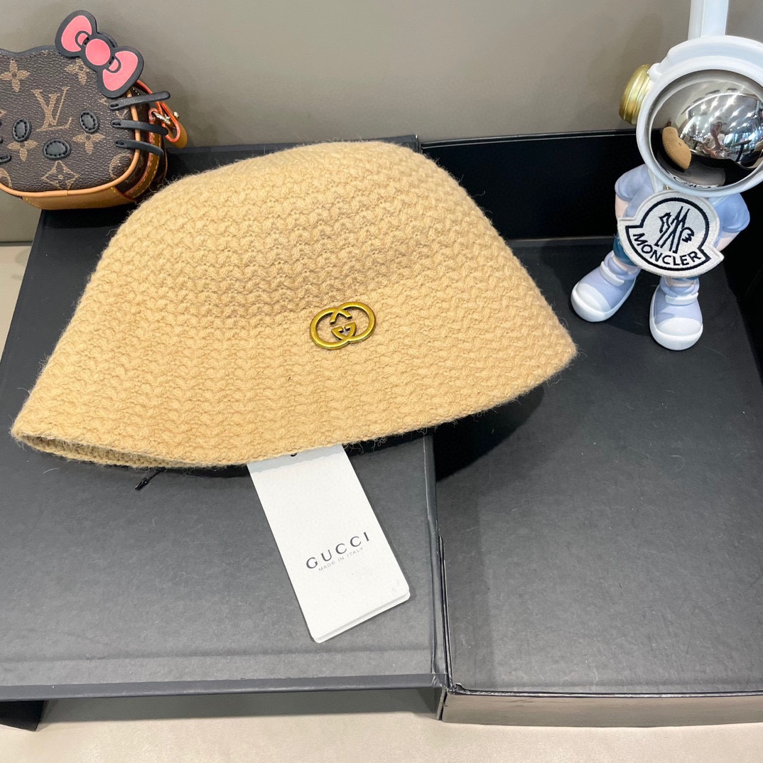 NO:217944,Gucci Gucci autumn and winter new Korean handmade knitted fisherman hat ~ autumn and winter atmosphere full of hat Fisherman hat Baseball hat Knitted hat, hat, gucci, espadrilles, hats19860909Gucci古奇秋冬新款 韩系手工针织渔夫帽～ 秋冬氛围感十足帽子渔夫帽棒球帽针织帽,帽子,gucci,espadrilles,hats,hat