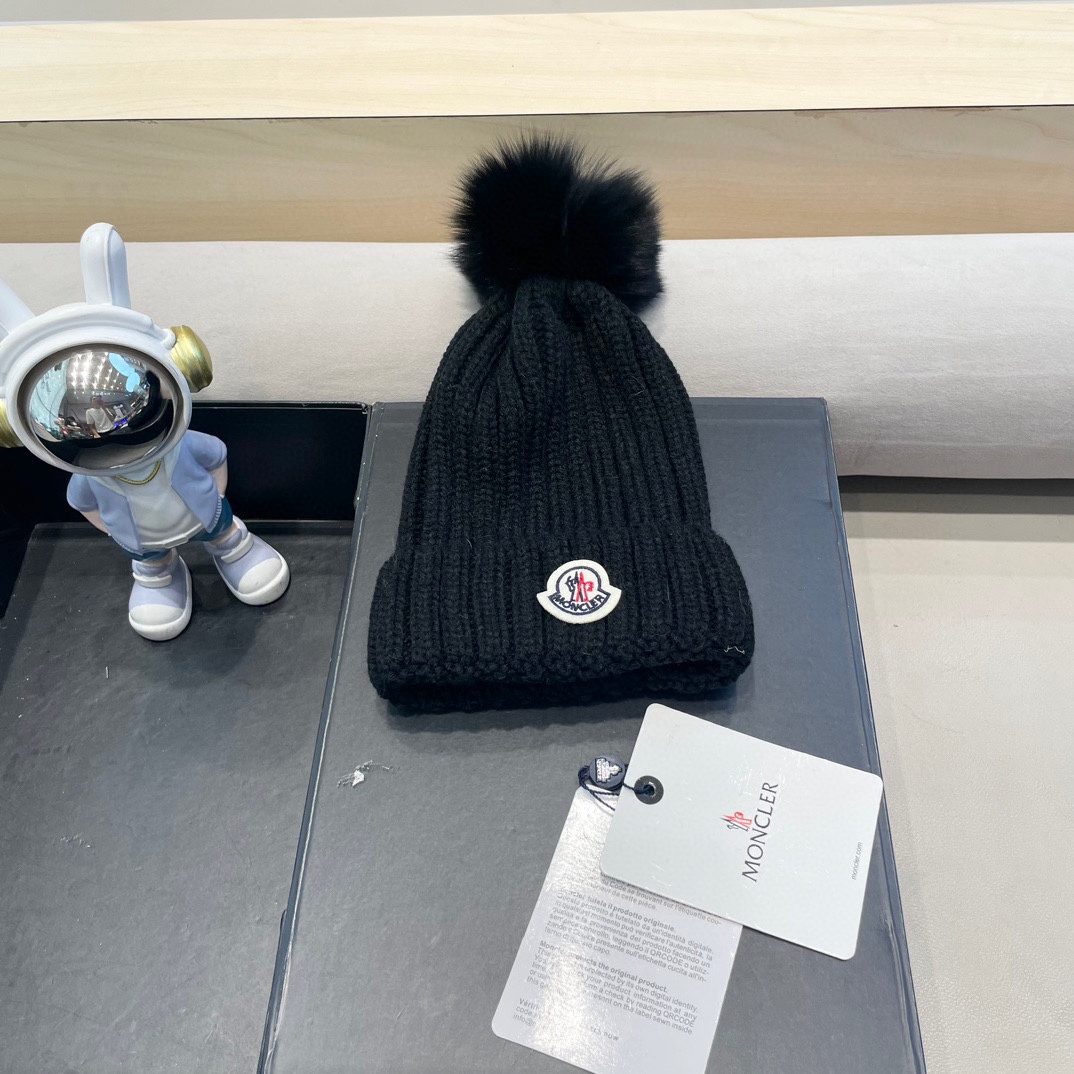 NO:217963,Moncler knitted hat autumn and winter new hat women's wool hat imitation fox wool ball hat fake wool ball thickened warm hat hat fisherman hat baseball cap knit hat, hat, christian louboutin, espadrilles, hats19860909moncler针织帽秋冬新款帽子女士毛线帽仿狐狸毛球球帽假毛球加厚保暖帽子帽子渔夫帽棒球帽针织帽,帽子,christian louboutin,espadrilles,hats,hat