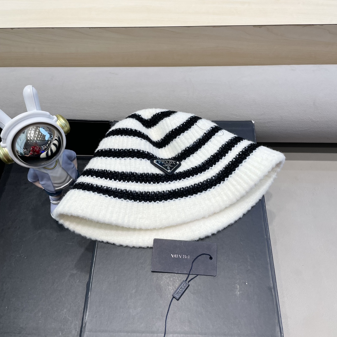 NO:217759,Prada Prada plush fisherman hat women's new autumn and winter Japanese high-end hat temperament bucket hat face small basin hat fisherman hat baseball hat knit hat, hat, prada, prada, espadrilles, hats19860909普拉达Prada毛绒渔夫帽女新款秋冬季日系高级感帽子气质水桶帽显脸小盆帽帽子渔夫帽棒球帽针织帽,帽子,prada,prada,espadrilles,hats,hat