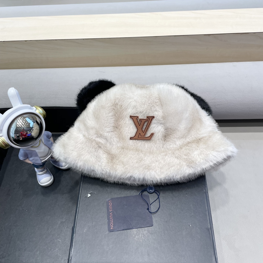 NO:217768,lv Louis Vuitton winter new bear plush fisherman hat women sweet cute warm hat thickened velvet face small basin hat trendy hat fisherman hat baseball hat knit hat, hat, louis vuitton, louis vuitton, espadrilles, hats19860909lv路易威登冬季新款小熊毛绒渔夫帽子女甜美可爱保暖帽加厚加绒显脸小盆帽潮帽子渔夫帽棒球帽针织帽,帽子,louis vuitton,louis vuitton,espadrilles,hats,hat