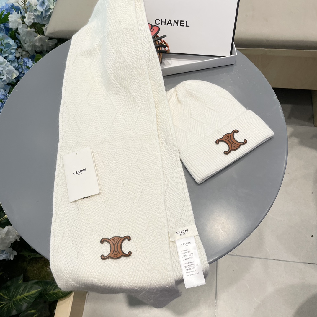 赛琳CELINE小红书爆款官网新品经典套装帽子！帽子围巾！手感一级棒！暖暖哒超级舒服这个冬天你就差这么一