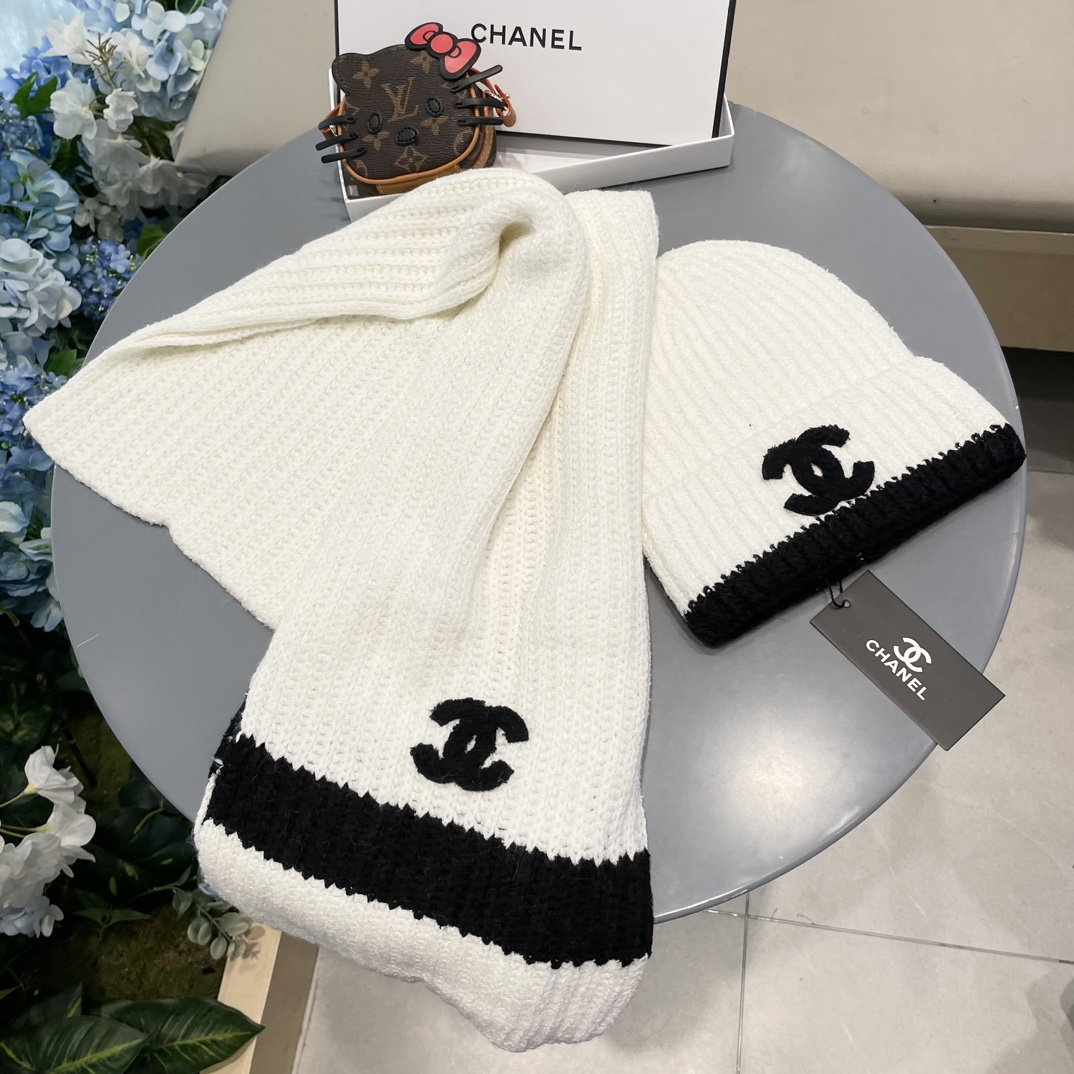 香奈儿CHANEL小红书爆款官网新品经典套装帽子！帽子围巾！手感一级棒！暖暖哒超级舒服这个冬天你就差这么