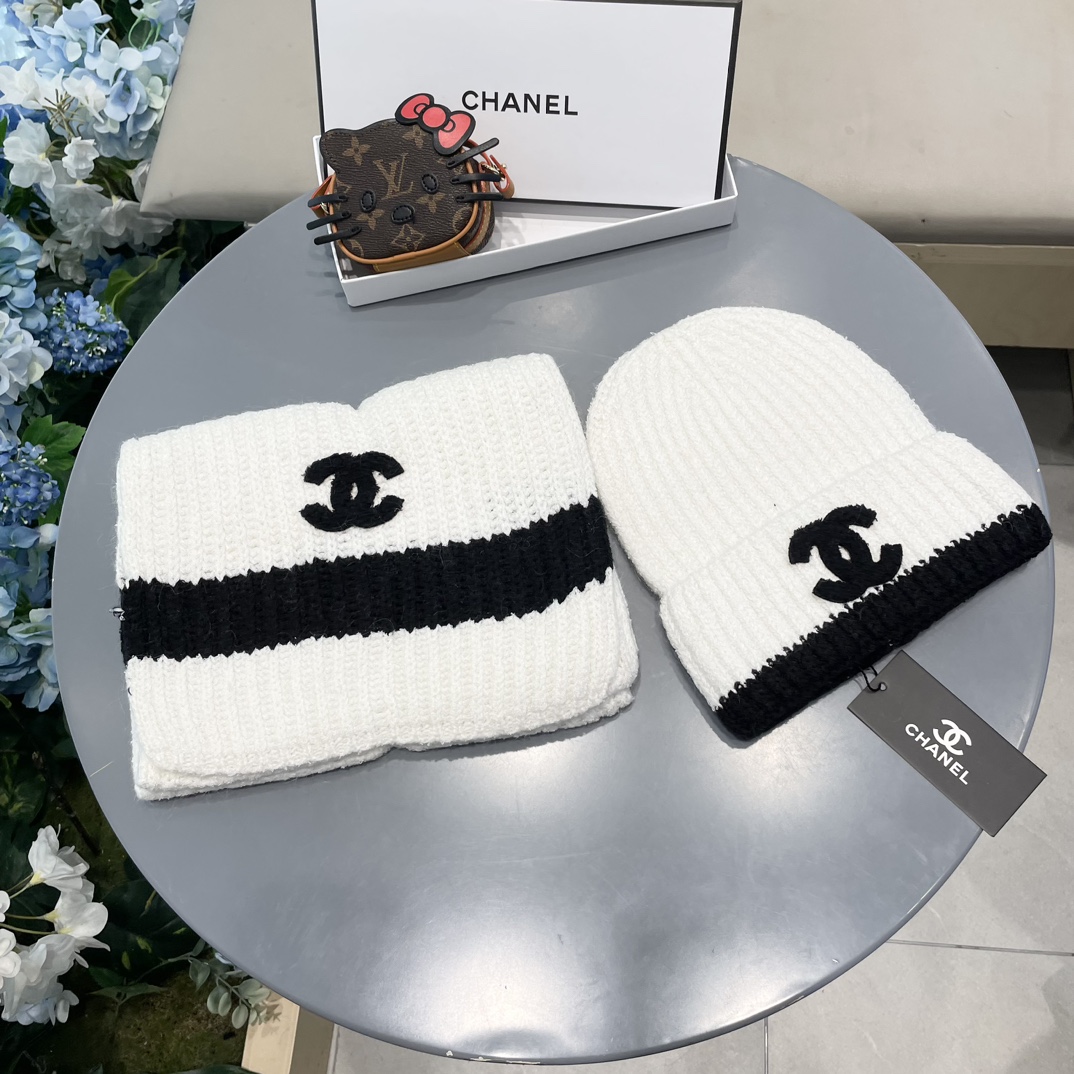 香奈儿CHANEL小红书爆款官网新品经典套装帽子！帽子围巾！手感一级棒！暖暖哒超级舒服这个冬天你就差这么
