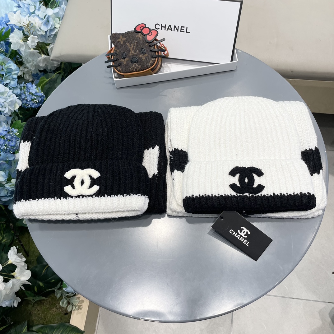 香奈儿CHANEL小红书爆款官网新品经典套装帽子！帽子围巾！手感一级棒！暖暖哒超级舒服这个冬天你就差这么