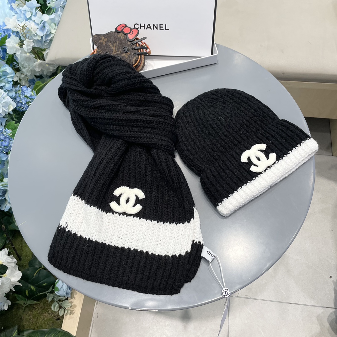 香奈儿CHANEL小红书爆款官网新品经典套装帽子！帽子围巾！手感一级棒！暖暖哒超级舒服这个冬天你就差这么