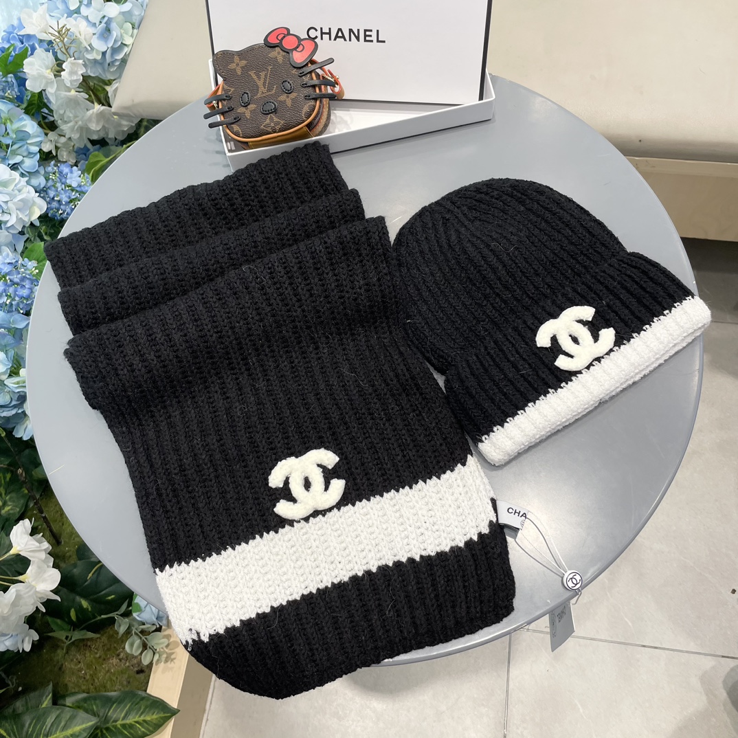 香奈儿CHANEL小红书爆款官网新品经典套装帽子！帽子围巾！手感一级棒！暖暖哒超级舒服这个冬天你就差这么