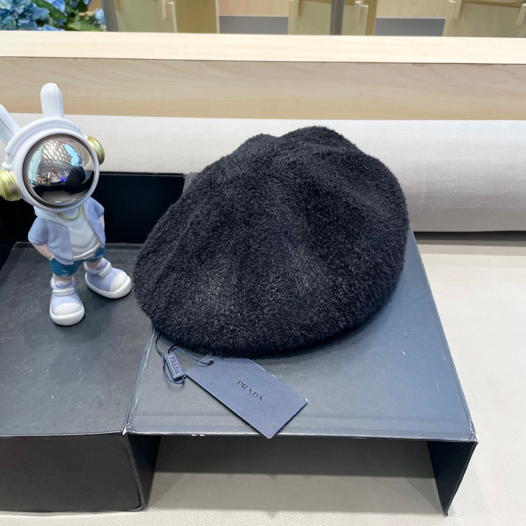  普拉达Prada正反两戴贝雷帽女秋冬季时尚保暖前进帽子新款英伦复古画家帽