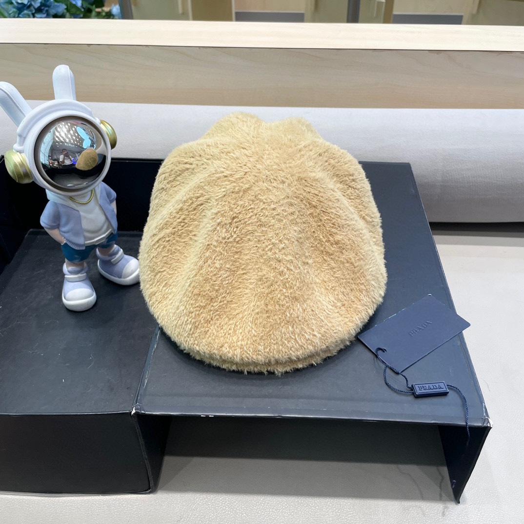  普拉达Prada正反两戴贝雷帽女秋冬季时尚保暖前进帽子新款英伦复古画家帽