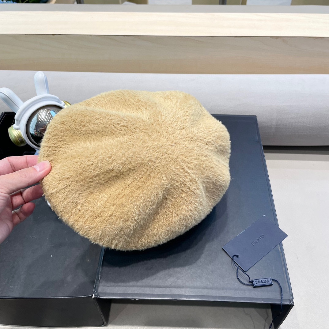  普拉达Prada正反两戴贝雷帽女秋冬季时尚保暖前进帽子新款英伦复古画家帽