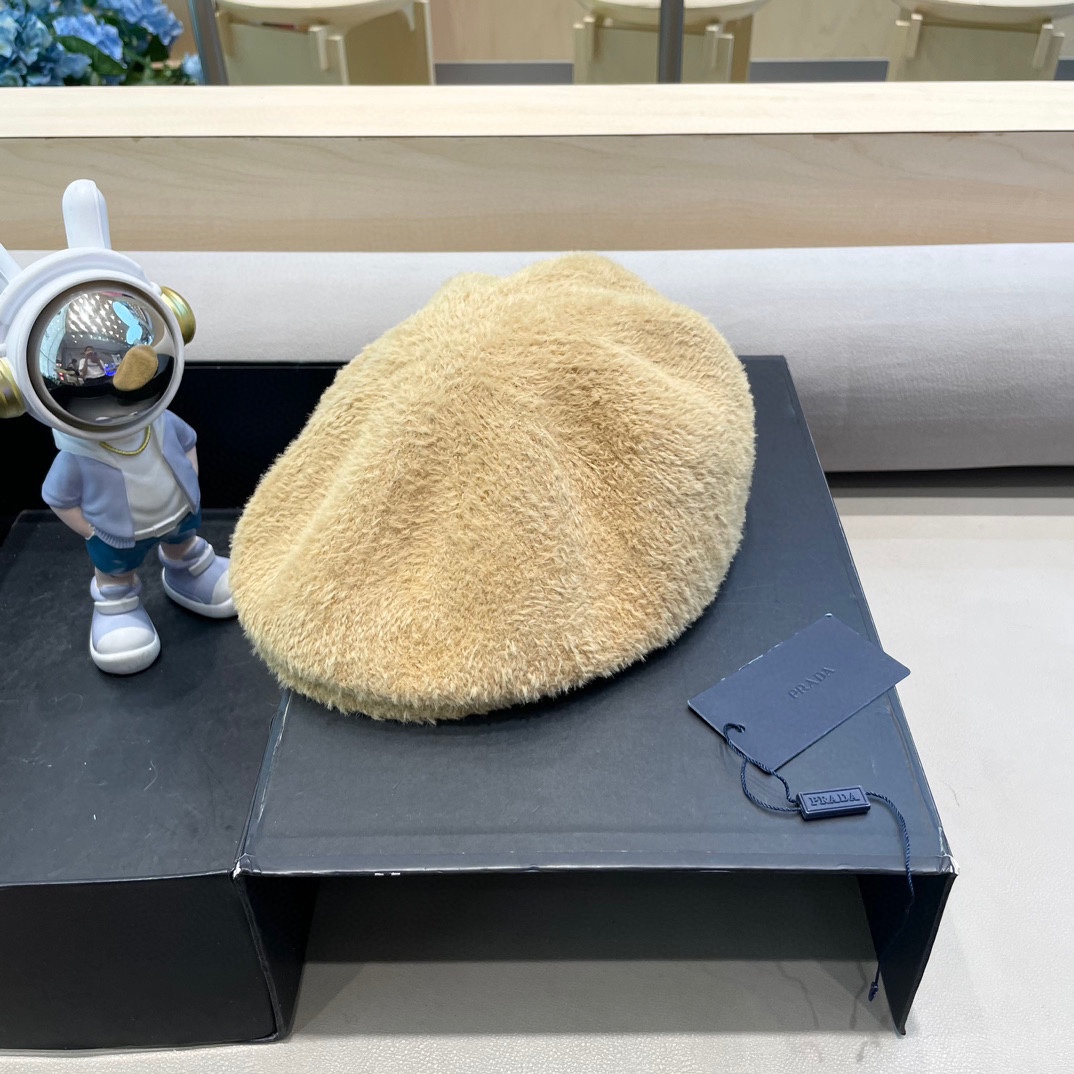  普拉达Prada正反两戴贝雷帽女秋冬季时尚保暖前进帽子新款英伦复古画家帽