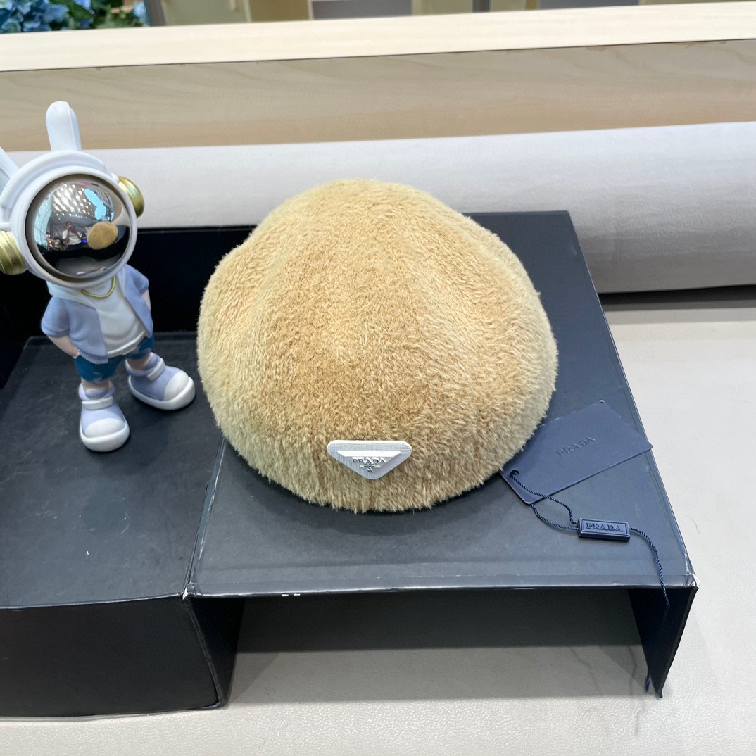 NO:670733,Prada Prada reversible beret women's autumn and winter fashion warm forward hat 2025 new British retro painter hat hat fisherman hat baseball cap knitted hat, hat, prada, prada, espadrilles, hats19860909普拉达Prada正反两戴贝雷帽女秋冬季时尚保暖前进帽子2025新款英伦复古画家帽帽子渔夫帽棒球帽针织帽,帽子,prada,prada,espadrilles,hats,hat