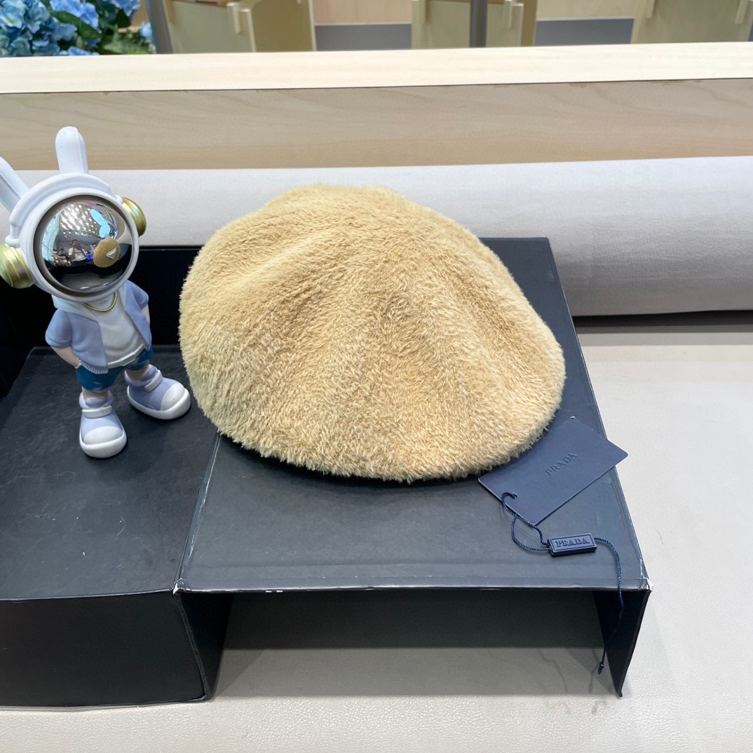  普拉达Prada正反两戴贝雷帽女秋冬季时尚保暖前进帽子新款英伦复古画家帽