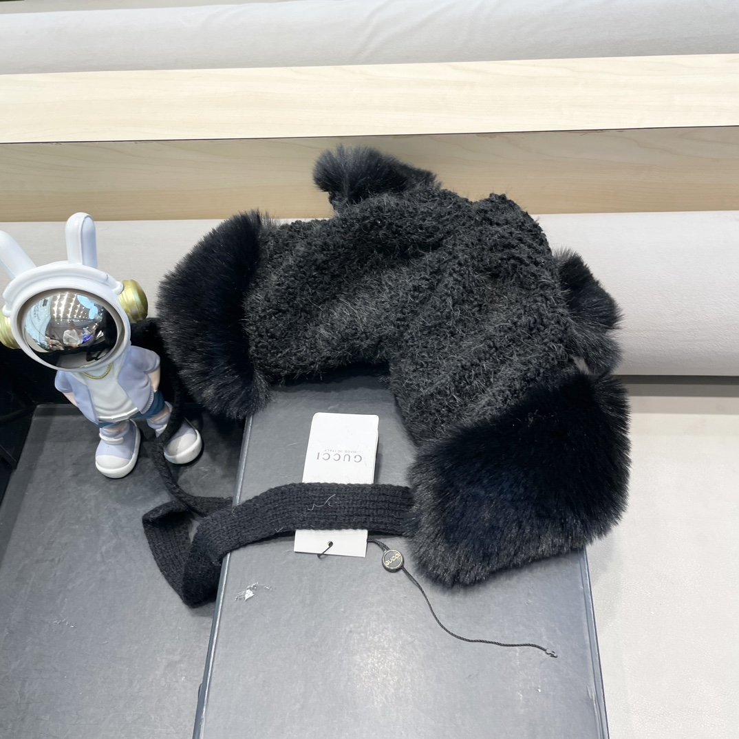 Gucci奥莱正品毛绒帽小熊耳朵显脸小保暖针织护耳雷锋帽潮