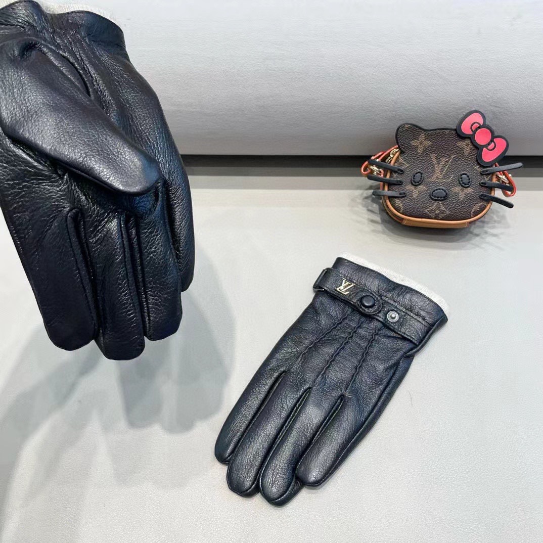 LV男款新品一级进口皮羊皮手套，时尚手套，秋冬保暖加绒内里，经典简洁💕上手超舒适柔软、百搭！码数XL，X