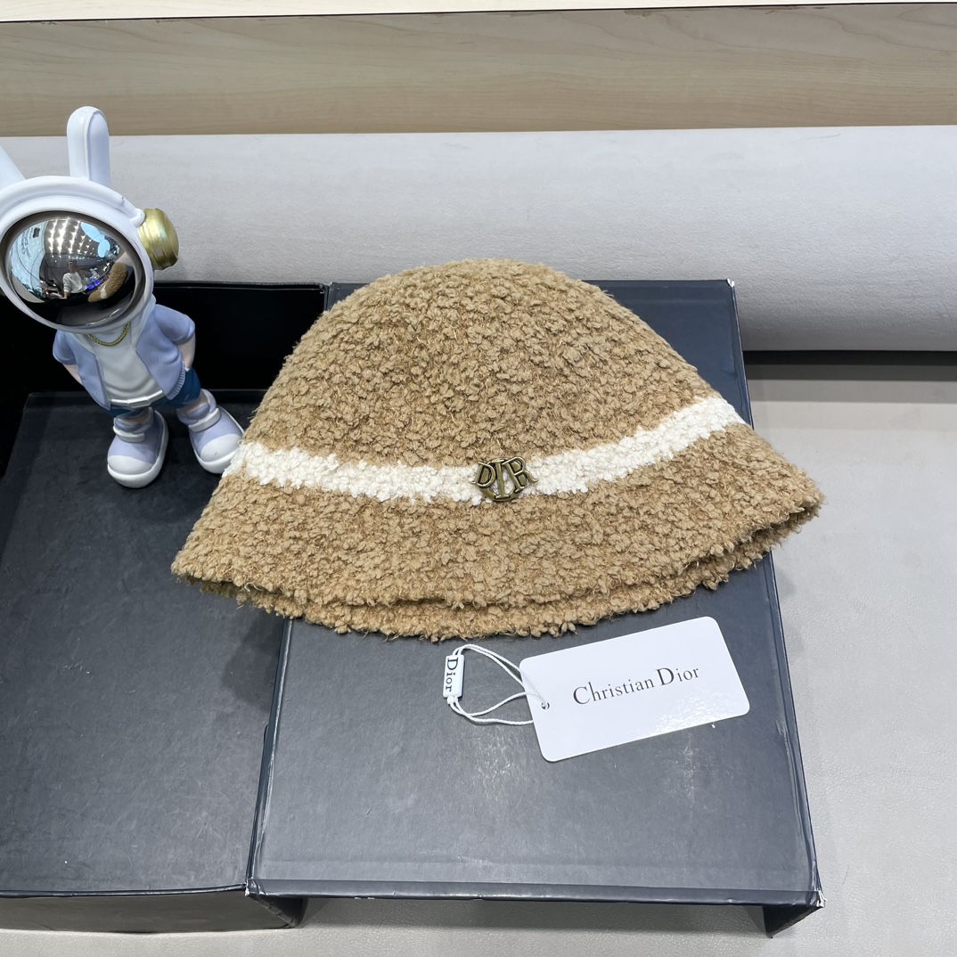 NO:220293,Dior hat women's autumn and winter color-blocking plush warm fisherman hat Korean version big head circumference showing face small stripes knit hat trendy basin hat fisherman hat baseball hat knit hat, hat, dior, dior, espadrilles, hats19860909迪奥Dior帽子女秋冬拼色毛绒保暖渔夫帽韩版大头围显脸小条纹针织帽潮盆帽帽子渔夫帽棒球帽针织帽,帽子,dior,dior,espadrilles,hats,hat