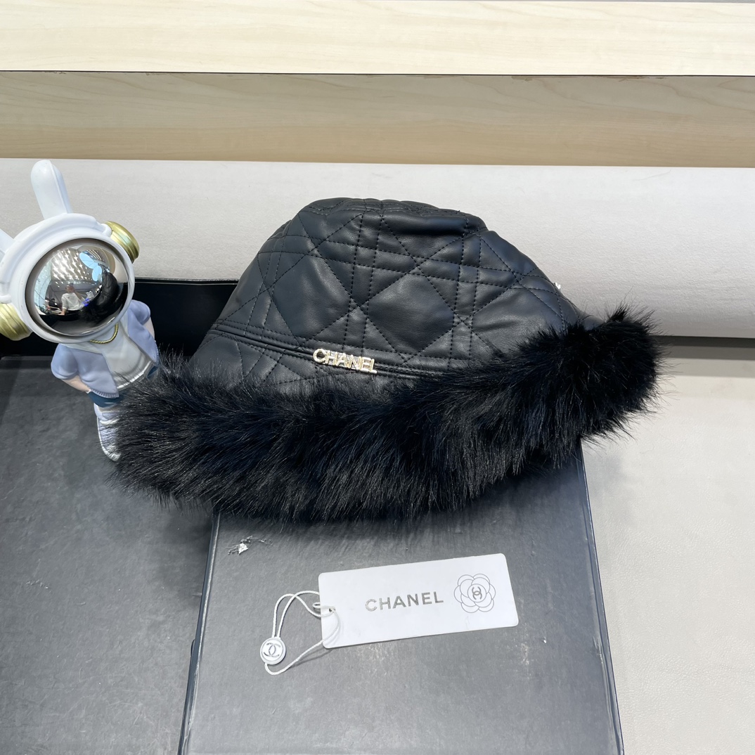 NO:220309,Chanel original breasted warm leather fisherman hat women's new style winter warm plush thickened ear basin hat hat fisherman hat baseball hat knit hat, hat, chanel, espadrilles, hats19860909Chanel原创 毛边保暖皮质渔夫帽女新款冬季保暖毛绒加厚护耳盆帽帽子渔夫帽棒球帽针织帽,帽子,chanel,espadrilles,hats,hat