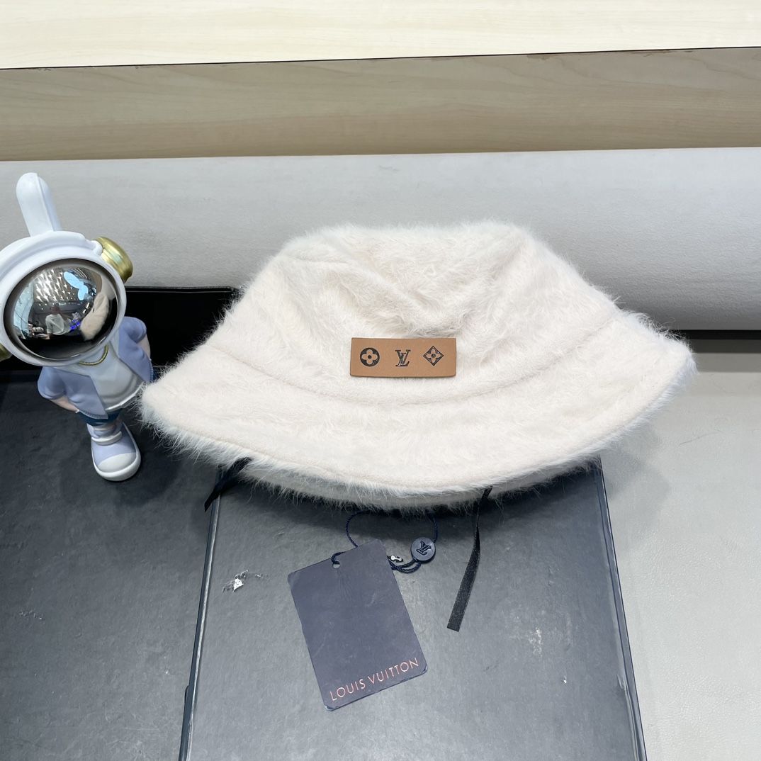 NO:220316,lv Louis Vuitton plush rabbit fur fisherman hat women new autumn and winter big head hat showing face small knitted outdoor bucket basin hat hat fisherman hat baseball hat knit hat, hat, louis vuitton, louis vuitton, espadrilles, hats19860909lv路易威登毛绒兔毛渔夫帽女新款秋冬大头围帽子显脸小针织户外水桶盆帽帽子渔夫帽棒球帽针织帽,帽子,louis vuitton,louis vuitton,espadrilles,hats,hat