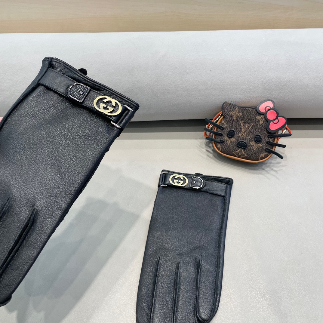 NO:554890,GUCCI men's new sheepskin gloves, fashionable gloves, warm in autumn and winter with velvet lining, classic, simple and easy to use, super comfortable, soft and versatile!  Size L, XL gloves, gloves, gucci, sheepskin, gloves19860909GUCCI古奇男款新品羊皮手套,时尚手套,秋冬保暖加绒内里,经典简洁上手超舒适柔软、百搭！码数L,XL手套,手套,gucci,sheepskin,gloves,accessory