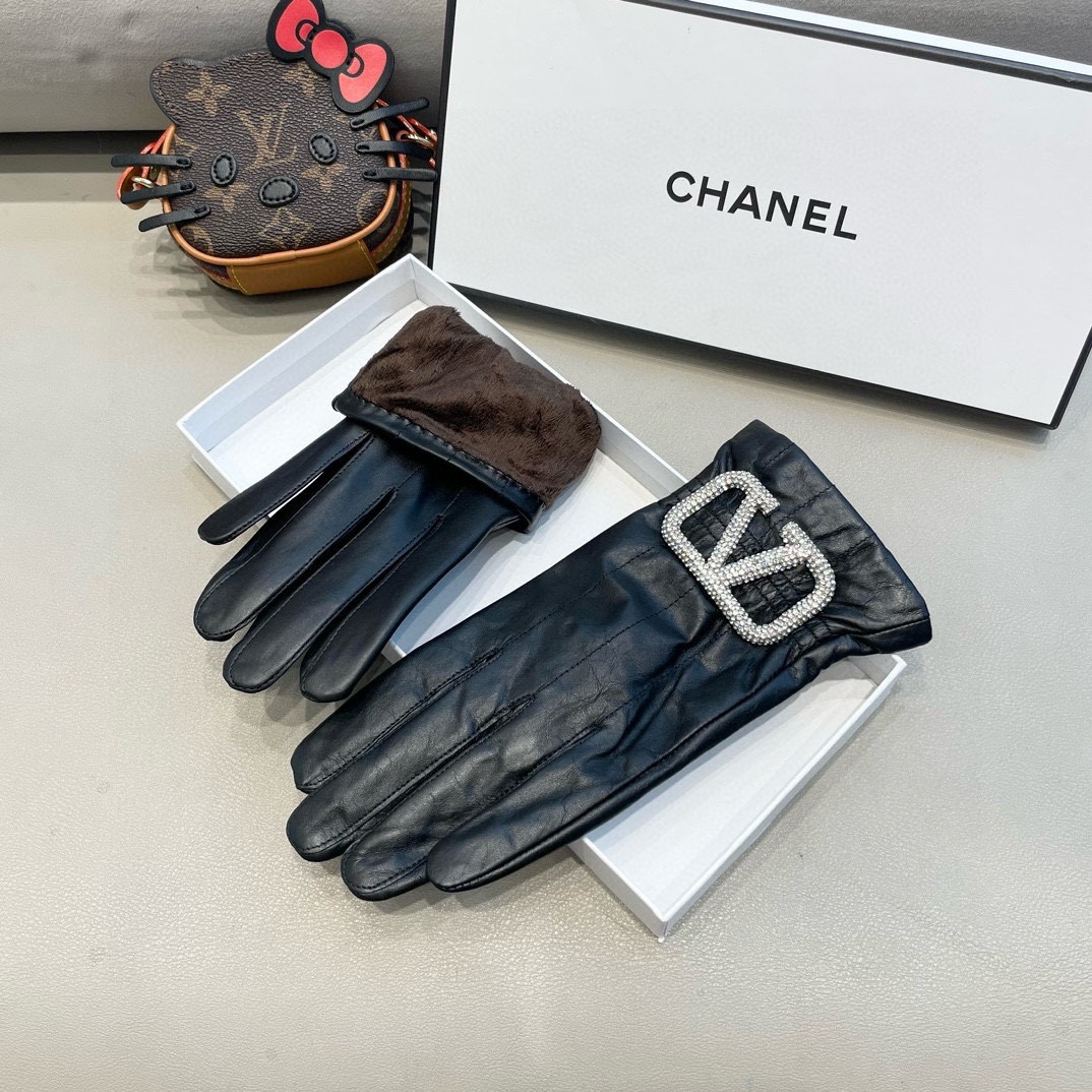 Valentino’s Latest High-Skink Gloves: Imported Sheep Hides, Warm Velvet Interior, Top Seller. - 图片 4