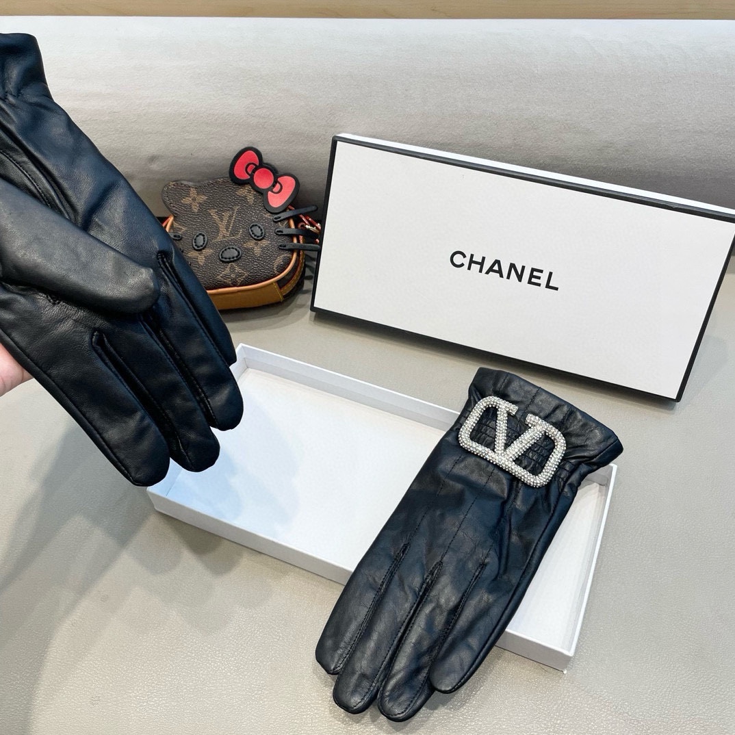 Valentino’s Latest High-Skink Gloves: Imported Sheep Hides, Warm Velvet Interior, Top Seller. - 图片 5