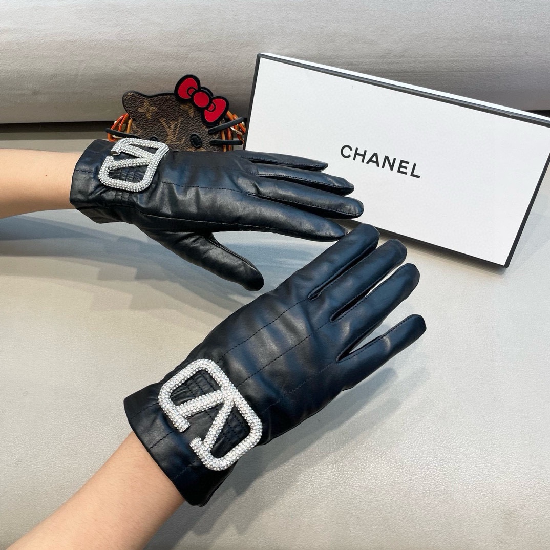 Valentino’s Latest High-Skink Gloves: Imported Sheep Hides, Warm Velvet Interior, Top Seller. - 图片 8