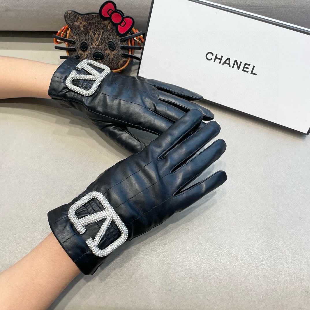 Valentino’s Latest High-Skink Gloves: Imported Sheep Hides, Warm Velvet Interior, Top Seller. - 图片 6