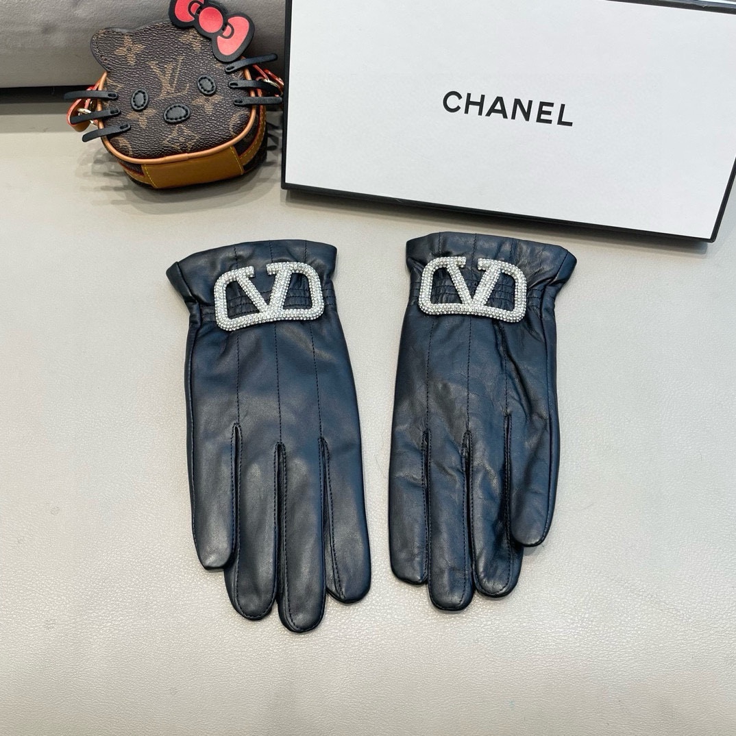 Valentino’s Latest High-Skink Gloves: Imported Sheep Hides, Warm Velvet Interior, Top Seller. - 图片 1