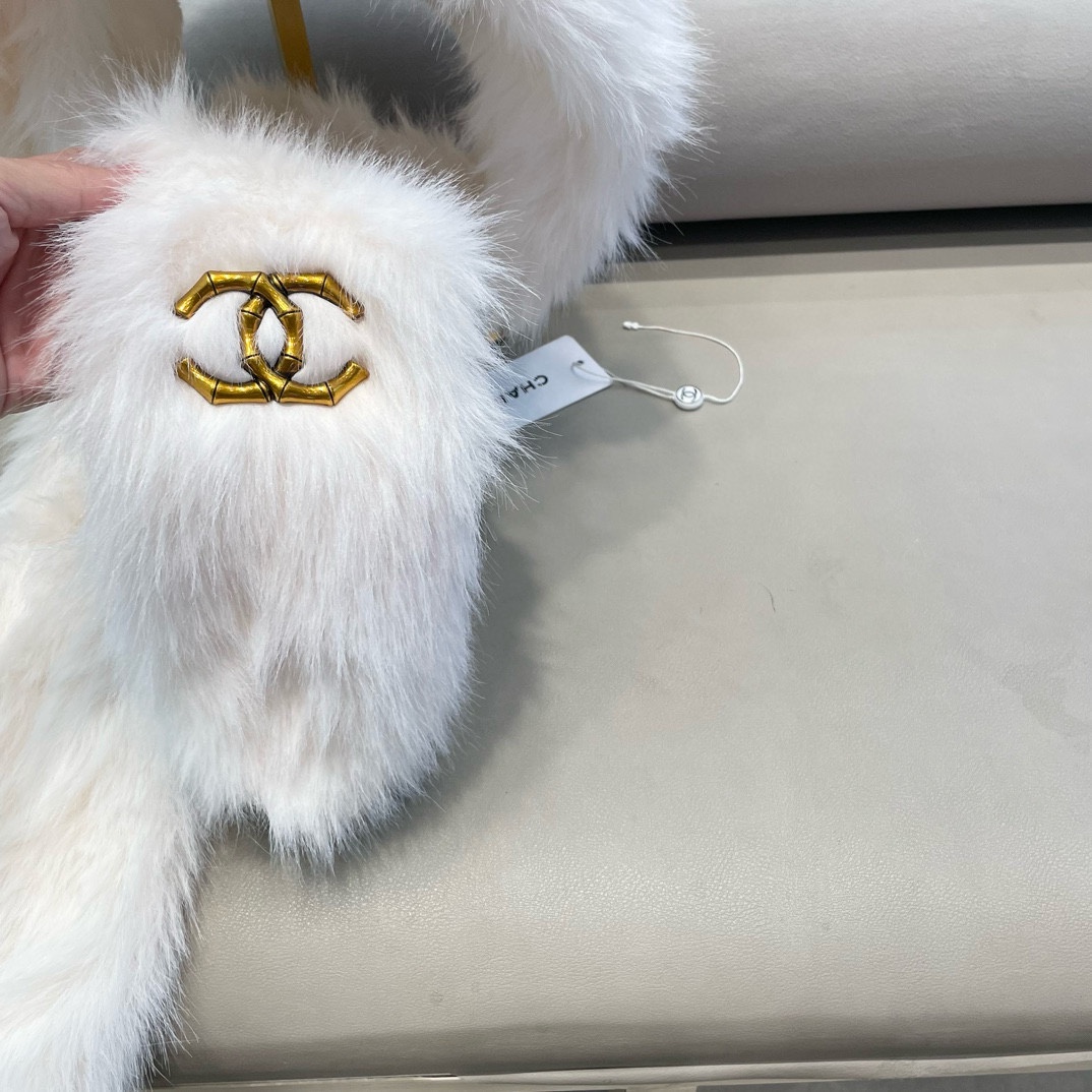 Chanel冬天加厚保暖毛绒帽子可爱狐狸耳朵帽子围巾一体二件套防寒护耳帽