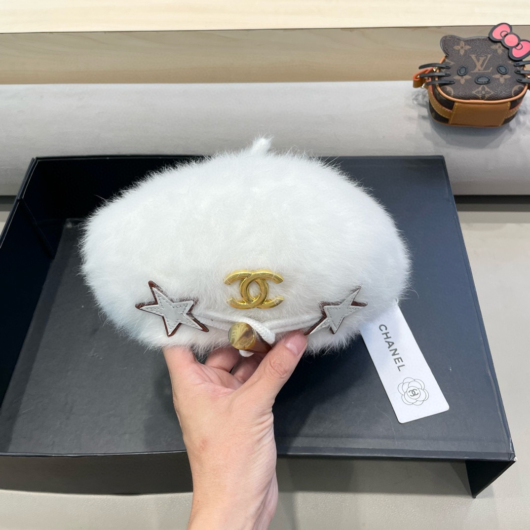   Chanel计师联名款星星牛角扣毛绒兔毛贝雷帽女秋冬画家帽