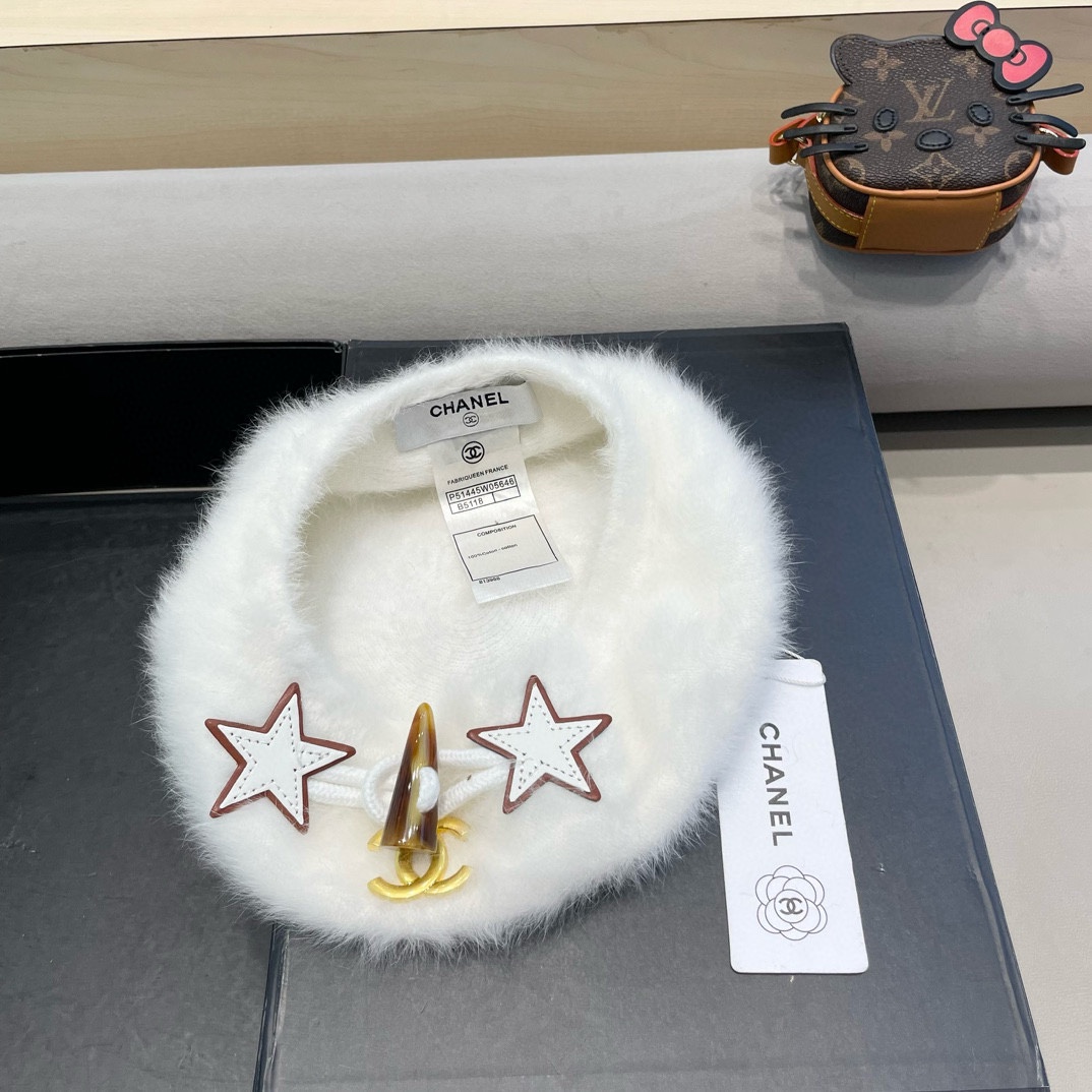   Chanel计师联名款星星牛角扣毛绒兔毛贝雷帽女秋冬画家帽