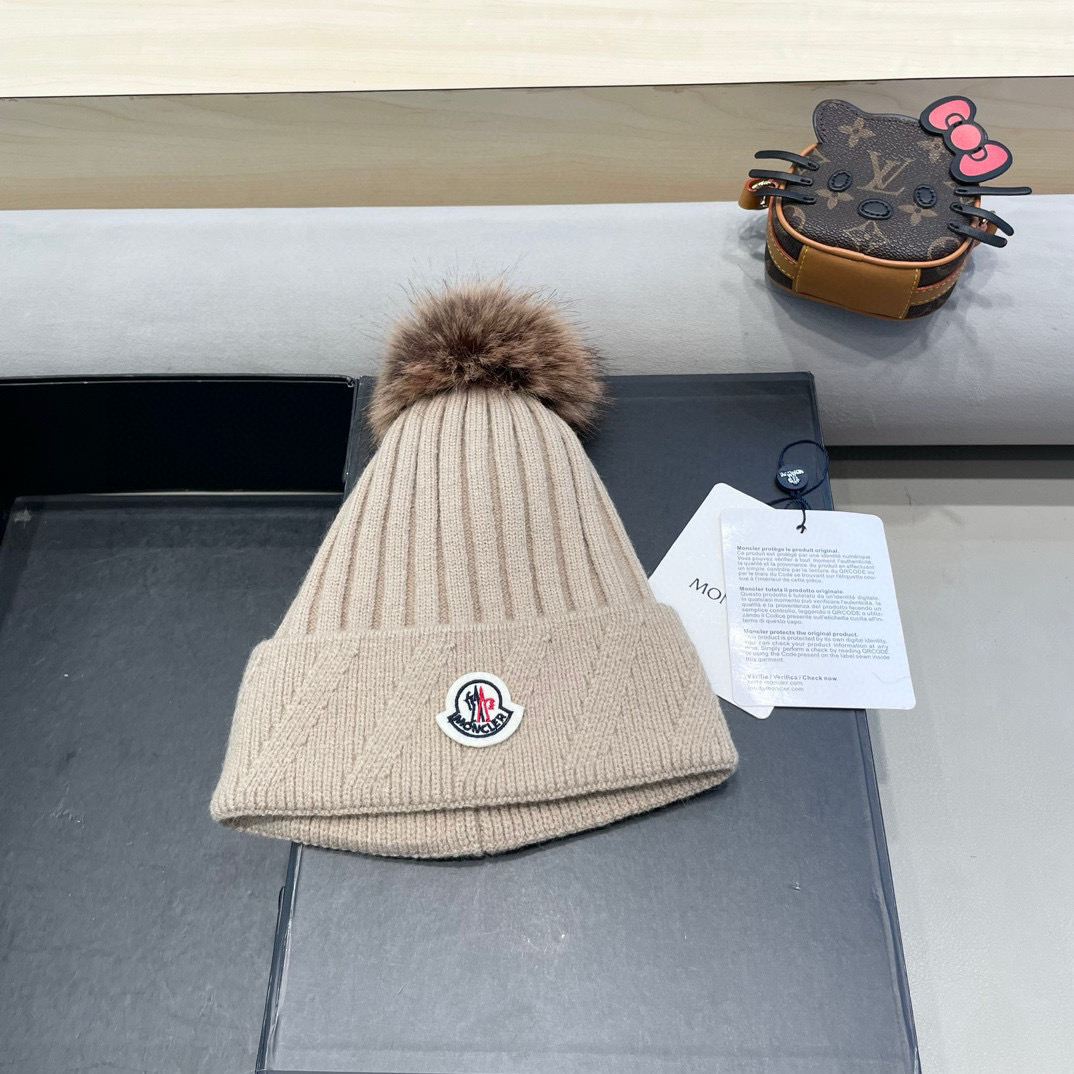 NO:218597,Moncler masking new color, simple and atmospheric wool knitted hat, warm and comfortable, super good quality, very age-reducing hat, fisherman hat, baseball hat, knitted hat, hat, christian louboutin, Moncler, espadrilles, hats19860909Moncler蒙口新色款,简约大气毛线针织帽 保暖舒适,质量超好哦,非常减龄帽子渔夫帽棒球帽针织帽,帽子,christian louboutin,Moncler,espadrilles,hats,hat