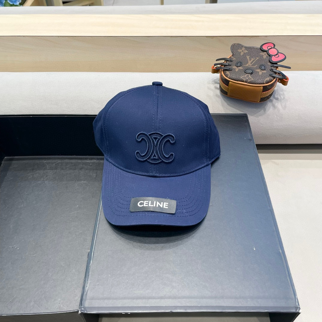 NO:218639,CELINE New baseball cap Original single baseball cap Original 1.1 replica (comparison, market currency, logo is smaller, last, all the hot-selling counter models pure cotton inner, light and breathable, perfect version, original quality, exclusive physical shot, suitable for men and women! Hats Fisherman's hat Baseball cap Knitted hat, hat, celine, espadrilles, hats19860909CELINE 塞琳 新款 棒球帽  原单棒球帽 原版1.1复刻（对比 市场通货 logo比较小一点 楦型 通通不一专柜热卖款纯棉内里,轻盈透气 完美版型,原厂品质,独家实物拍摄,男女适用！帽子渔夫帽棒球帽针织帽,帽子,celine,espadrilles,hats,hat