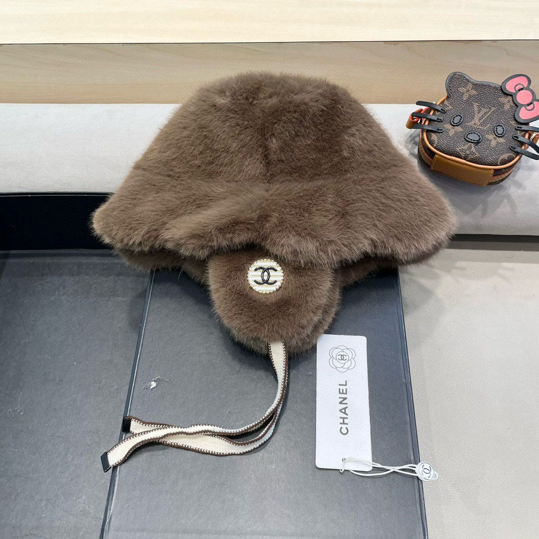 NO:218606,Chanel winter warm plush ear protection ears, detachable fisherman hat women's lace-up cycling windproof cold Lei Feng hat face small basin hat fisherman hat baseball hat knit hat, hat, chanel, espadrilles, hats19860909Chanel冬季保暖毛绒护耳耳朵,可拆渔夫帽子女款系带骑行防风防寒雷锋帽显脸小盆帽帽子渔夫帽棒球帽针织帽,帽子,chanel,espadrilles,hats,hat